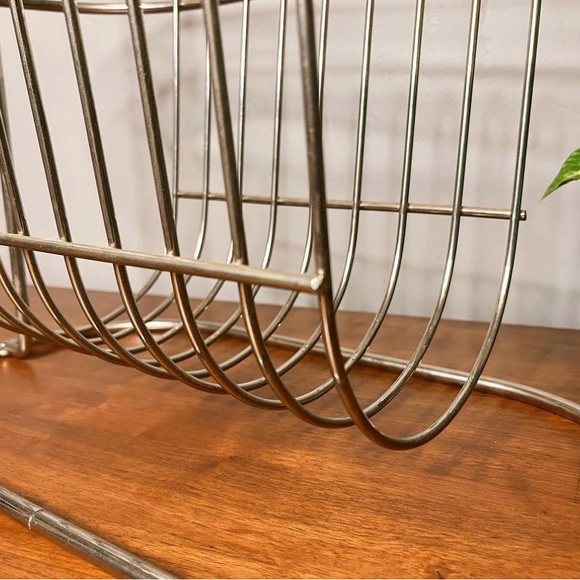 Vintage metal magazine rack or record holder - Picture 3 of 3